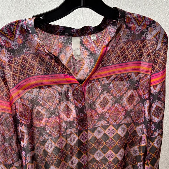 Sheer Anthro Top - Picture 2 of 7